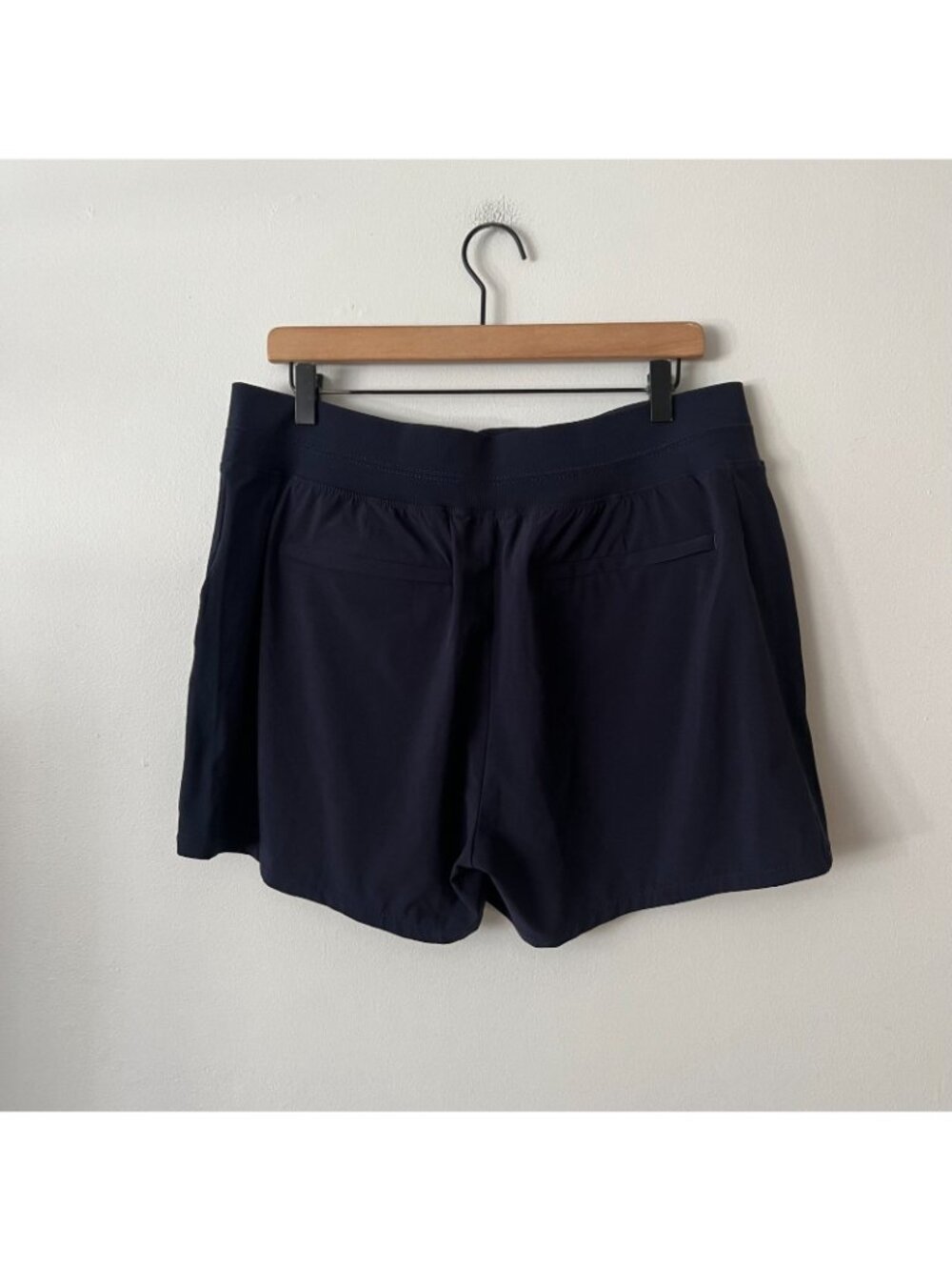 Athleta Brooklyn Navy Blue Shorts Women's Size 16 - Picture 4 of 8